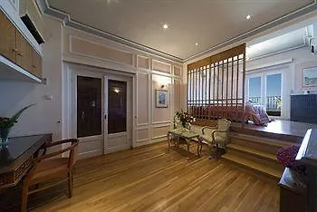 Palace Ξενοδοχείο 4*