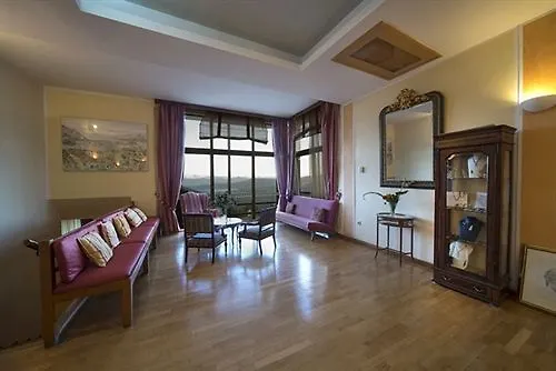 Ξενοδοχείο Palace 4*